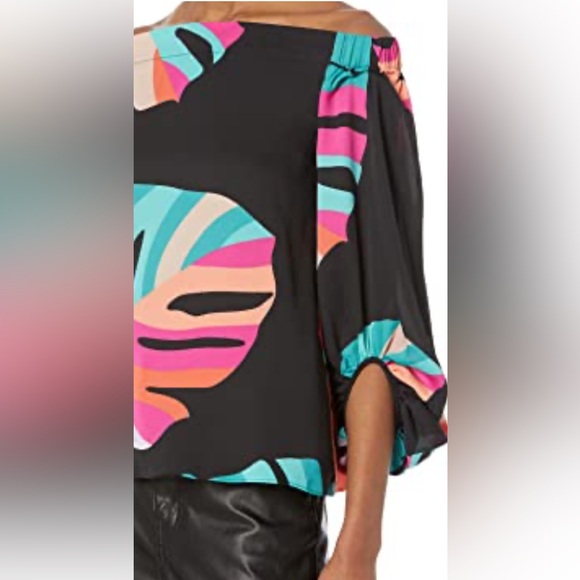 AVARA square neckline tropical printed blouse with puffy sleeves - Picture 11 of 11